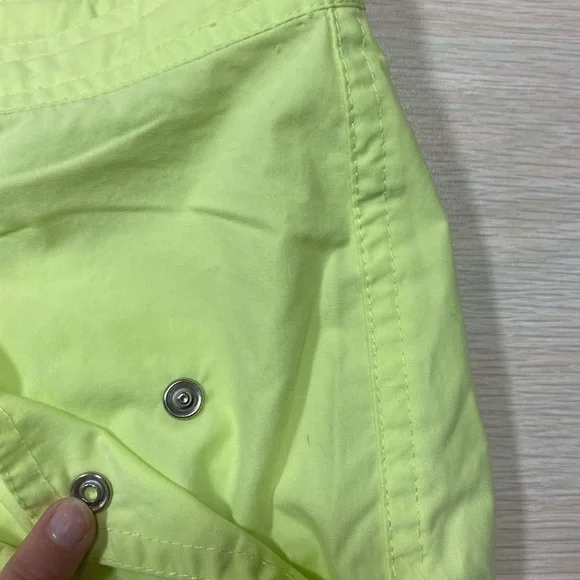 Columbia Women’s Yellow Snap Drawstring No Net Shorts PM - Picture 9 of 10